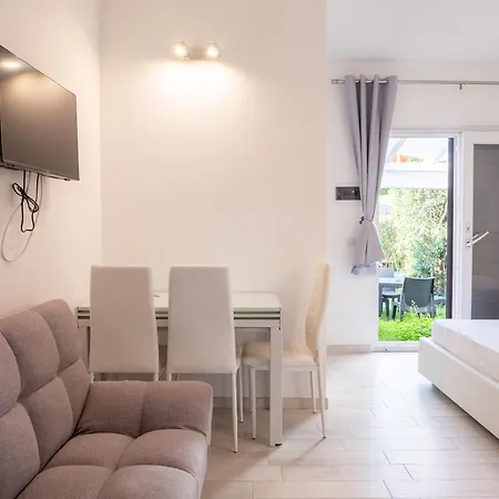 Monocali Sul Molo 100m By Portoottioluaffitti Holiday home
